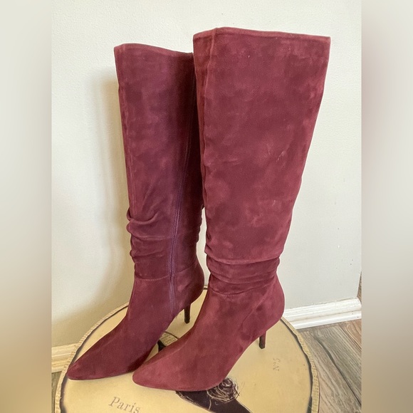 Isaac Mizrahi ladies suede slouch heel boots. Wine size 6 - Picture 4 of 13